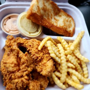Raising Cane's Chicken Fingers - 4pc called The Box...I think. - Fast Food Near Me - Modesto, California Raising Cane's Chicken Fingers - 4pc called The Box...I think. - Fast Food Near Me - Modesto, California