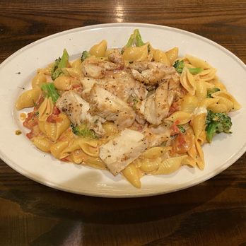 Fratelli's Ristorante - Pasta con Broccoli w/chicken - Pizza Near Me - St Charles, Missouri Fratelli's Ristorante - Pasta con Broccoli w/chicken - Pizza Near Me - St Charles, Missouri