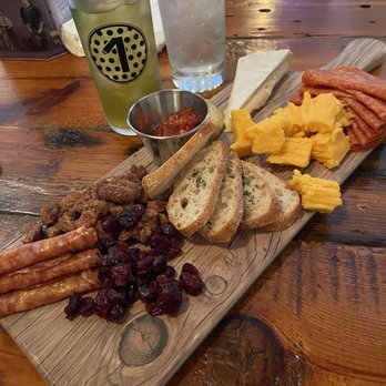 Pensive Distilling - Charcuterie board & Mint Julep - Cocktail Bars Near Me - Newport, Kentucky
