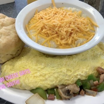 Grits Grill - Western omelette which came with a heaping bowl of cheesy grits and a biscuit (which was amazing with a little butter and honey!) - American Near Me - Nags Head, North Carolina