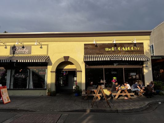 The Local Cow by null