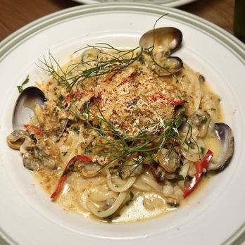 La Serre - Linguine and clams - French Near Me - Chicago, Illinois