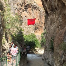 Saklıkent Milli Parkı - Cool trail to river