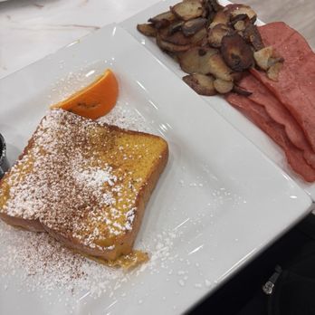 Keke's Breakfast Cafe - French toast , Home fries, and Turkey Bacon - Breakfast & Brunch Near Me - Nashville, Tennessee