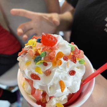 Weldon's Ice Cream Factory - Fruity Pebble Sunday - Ice Cream & Frozen Yogurt Near Me - Millersport, Ohio