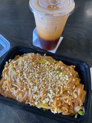 Mama Made Thai by null