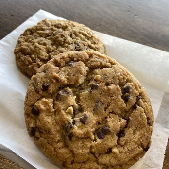 Midnight Cookie - Peanut chocolate chip and oatmeal raisin - Desserts Near Me - Everett, Washington