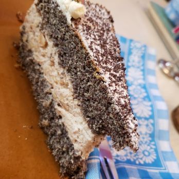 Vollpension Generationencafé - Apple poppyseed cake - Cafes Near Me - Vienna, 9 Vollpension Generationencafé - Apple poppyseed cake - Cafes Near Me - Vienna, 9