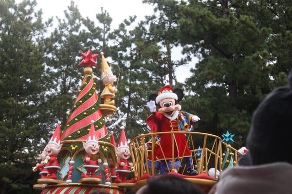 Tokyo Disneyland by null