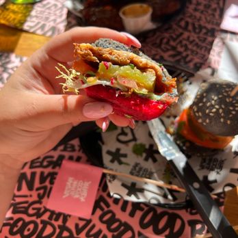 Vegan Junk Food Bar - Vegan Near Me - Barcelona, B Vegan Junk Food Bar - Vegan Near Me - Barcelona, B