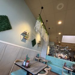 Pho Noodle Station & Bubble Tea House - Interior