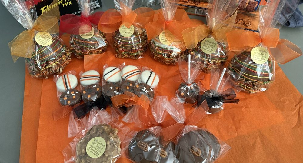 Lolli's Chocolates Logo