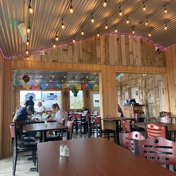 Chak Balam - Cute inside, cozy in a windy brisk day. - Mexican Near Me - Torrey, Utah