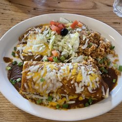 Garcia's Cantina & Cafe - Shredded Chicken Burrito Platter