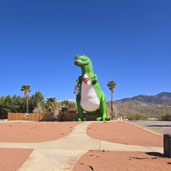Cabazon Dinosaurs - Museums Near Me - Cabazon, California