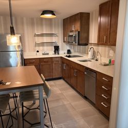 Residence Inn by Marriott Virginia Beach Town Center - Kitchen area