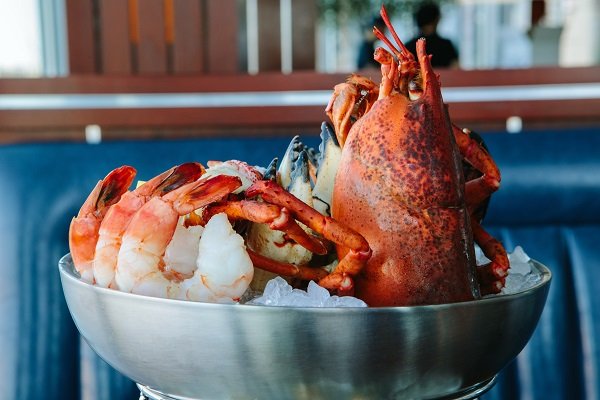 Cusser's Roast Beef & Seafood by null
