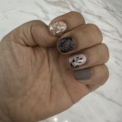 Glitz Nail Lounge - Matt polish and fall designs