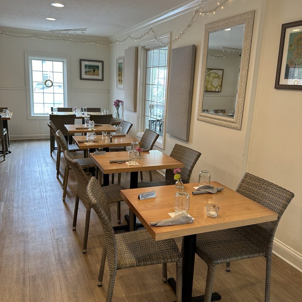 Juniper on Main - Interior dining room - Southern Near Me - Carmel, Indiana Juniper on Main - Interior dining room - Southern Near Me - Carmel, Indiana