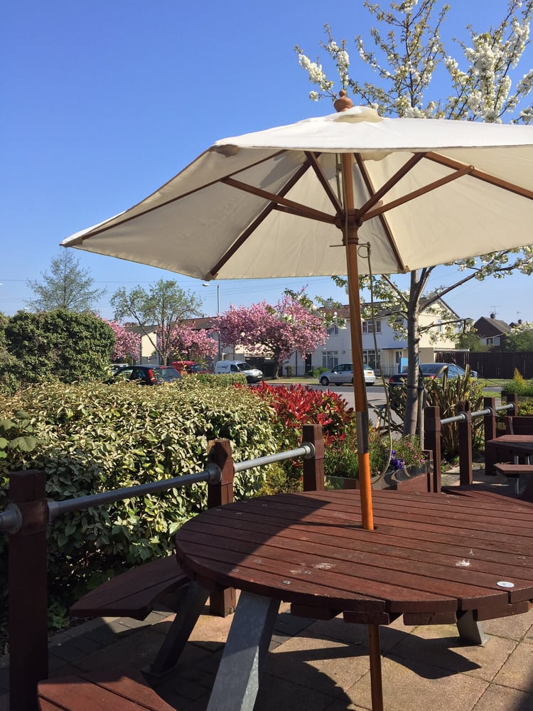 FOUR IN HAND Updated May 2024 957 Holderness Road, Hull, United Kingdom Pubs Phone