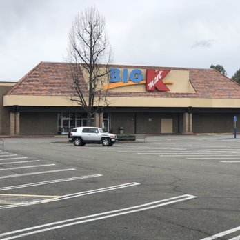 Prospector's Plaza - Saturday, March 9, 2019: empty anchor store (86,414 square feet to lease). - Shopping Centers Near Me - Placerville, California