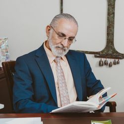 Parviz Hypnotherapy & Holistic Center - "Break the habit , overcome an unproductive behavior!"