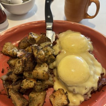 Christie's - Mr O'Malley Benedict - Breakfast & Brunch Near Me - Burlingame, California Christie's - Mr O'Malley Benedict - Breakfast & Brunch Near Me - Burlingame, California