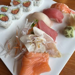 Sashimi lunch platter Sashimi lunch platter