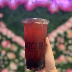 Mia Thai tea - Dragon Fruit-Peach Green Tea + Honey Boba