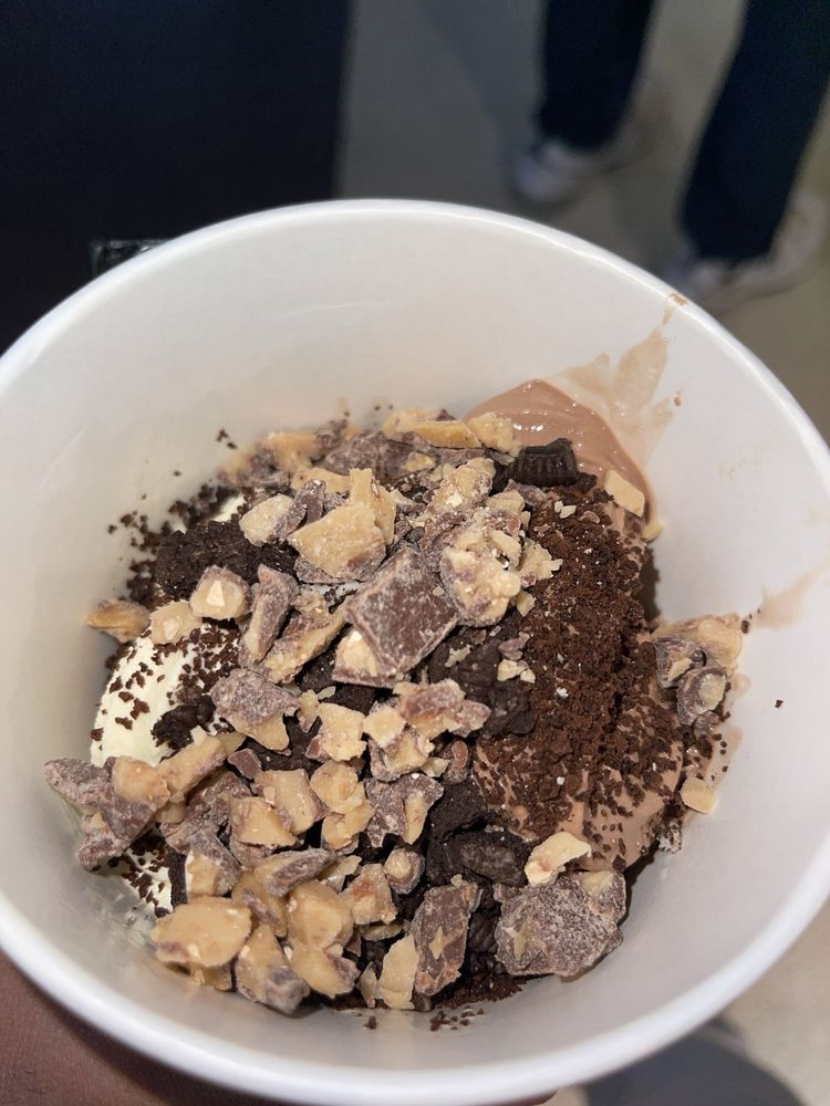 CUPS FROZEN YOGURT with 86 real customer photos Updated August 2024