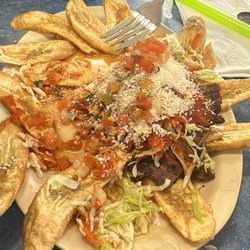 Rincon Hondureno - Carne con tajadas
