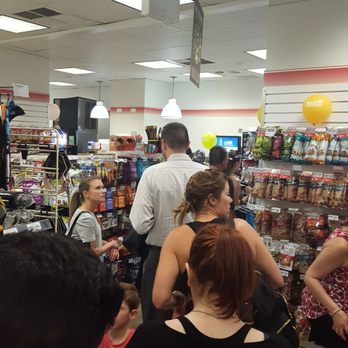 7-Eleven - Line for free frozen fructose Slurpees! - Convenience Stores Near Me - Chicago, Illinois 7-Eleven - Line for free frozen fructose Slurpees! - Convenience Stores Near Me - Chicago, Illinois