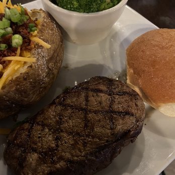 Ironwood Grill - Sirloin steak with loaded baked potato and steamed broccoli - American Near Me - Texarkana, Texas Ironwood Grill - Sirloin steak with loaded baked potato and steamed broccoli - American Near Me - Texarkana, Texas
