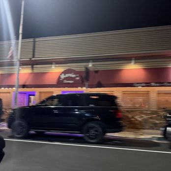 Mario's Tuscany Grill - Outside - Pizza Near Me - Winsted, Connecticut