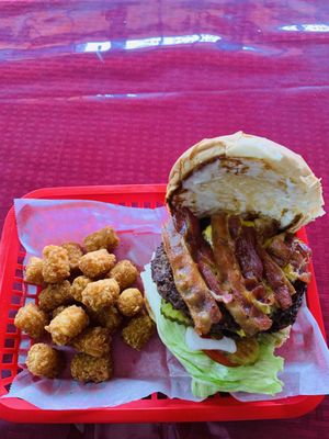 Sukos Burger by null