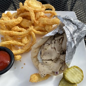 Black & White Grille - Chicken Gyros and onion rings - American Near Me - Spencer, Massachusetts