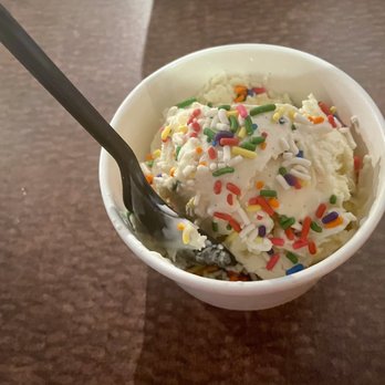 Marthie Ann's - Vanilla Bean Ice Cream with Rainbow Sprinkles - Chicken Shop Near Me - Cleveland, Tennessee Marthie Ann's - Vanilla Bean Ice Cream with Rainbow Sprinkles - Chicken Shop Near Me - Cleveland, Tennessee