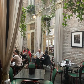 Muriel's Jackson Square - Cool dining area. - Cajun/Creole Near Me - New Orleans, Louisiana Muriel's Jackson Square - Cool dining area. - Cajun/Creole Near Me - New Orleans, Louisiana