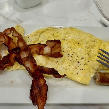 Keke's Breakfast Cafe - Soft Scrambled Egg with Bacon - Breakfast & Brunch Near Me - Fort Worth, Texas Keke's Breakfast Cafe - Soft Scrambled Egg with Bacon - Breakfast & Brunch Near Me - Fort Worth, Texas