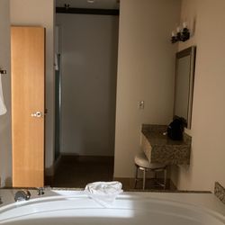 Dimond Center Hotel