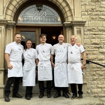 Trilobiten Wärdshus - Front entrance with owners, Niklas (second from left) and Anna, along with their staff. - Restaurants Near Me - Kumla, S