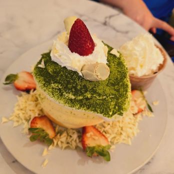 Fluffy Fluffy Dessert Cafe - Desserts Near Me - Duluth, Georgia