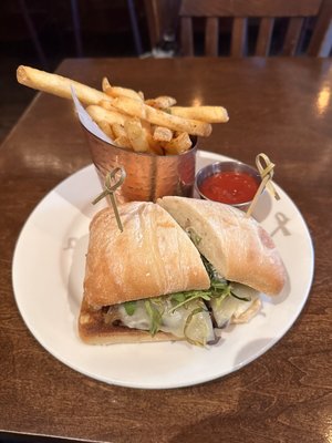 Horn's Hook Tavern by null