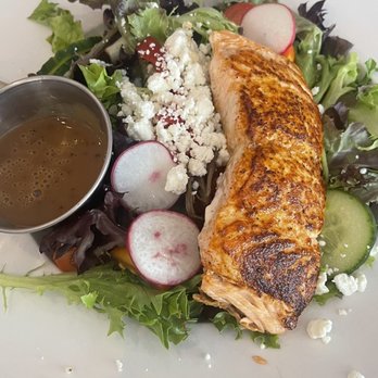 The 5 Spot - Blackened Salmon Salad - American Near Me - Savannah, Georgia The 5 Spot - Blackened Salmon Salad - American Near Me - Savannah, Georgia