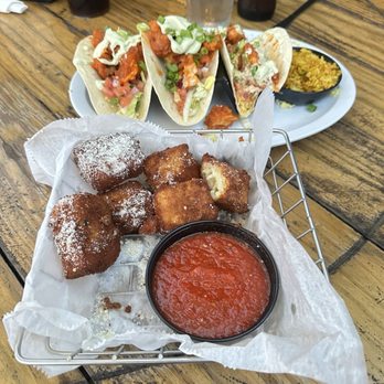 Hungry Tarpon Restaurant - Mac-n-Cheese Bites - Seafood Near Me - Islamorada, Florida