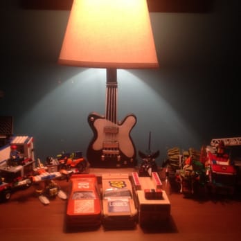 Wear it Again, Kid! - The awesome guitar lamp :) - Baby Gear & Furniture Near Me - Leesburg, Virginia