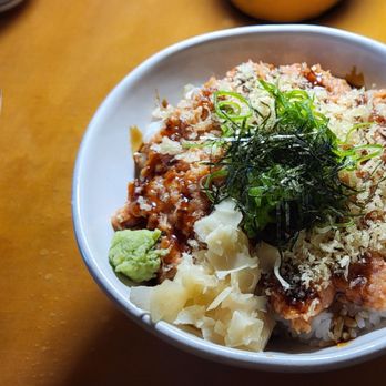 Kaimuki Shokudo - Spicy Tuna Don ($18.00) - Spicy Tuna on a bowl of sushi rice, served with unagi sauce, tempura flakes, negi, gari, wasabi, & nori. - Japanese Near Me - Honolulu, Hawaii Kaimuki Shokudo - Spicy Tuna Don ($18.00) - Spicy Tuna on a bowl of sushi rice, served with unagi sauce, tempura flakes, negi, gari, wasabi, & nori. - Japanese Near Me - Honolulu, Hawaii