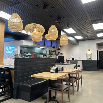 Fabulous Burgers - Patiently waiting for our food - Burgers Near Me - Bakersfield, California Fabulous Burgers - Patiently waiting for our food - Burgers Near Me - Bakersfield, California