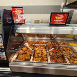 Tom Thumb - Monday deal $6.99 8 piece fried chicken 4 drums 4 thighs