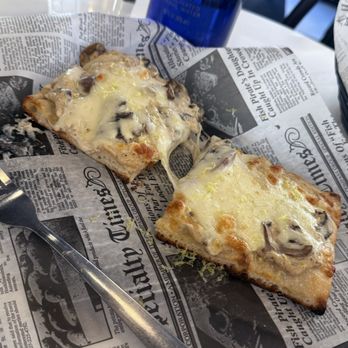 Thick and Thin Pizza - Italian Near Me - Brooklyn, New York